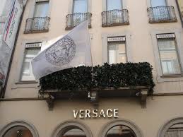 Blackstone prend 20% du capital de Versace