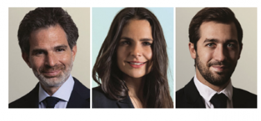 De gauche à droite : Laurent Bensaid, associé ; Agnieszka Opalach, counsel ; Julien Vicariot, collaborateur.