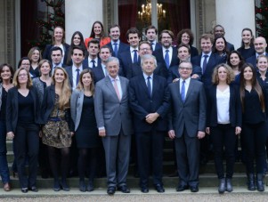 L’équipe de Turenne Capital entoure ses dirigeants (au 1er rang et au centre, de gauche à droite) François Lombard, Olivier Motte et Benoît Pastour.